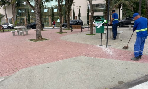 Barra Mansa instala lixeiras públicas para recolher resíduos de Pets